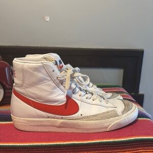 Nike White and Red High-Tops